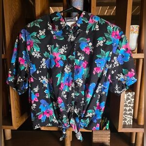 Paqquete Vintage 80s Floral Black Tie Waist  Cropped Top